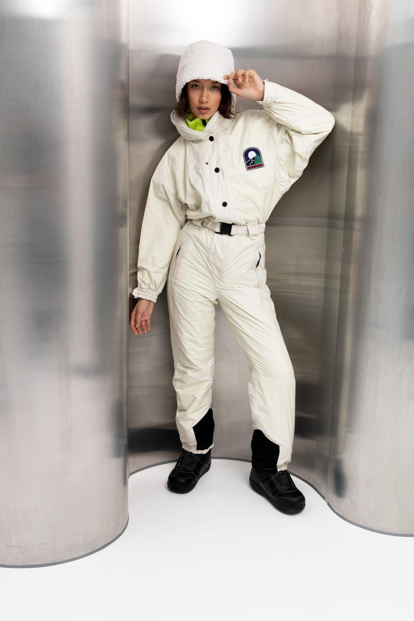 Жіночий білий зимовий лижний комбінезон