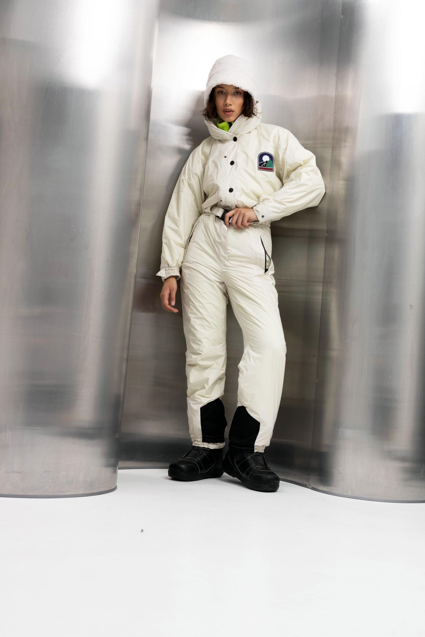 Жіночий білий зимовий лижний комбінезон